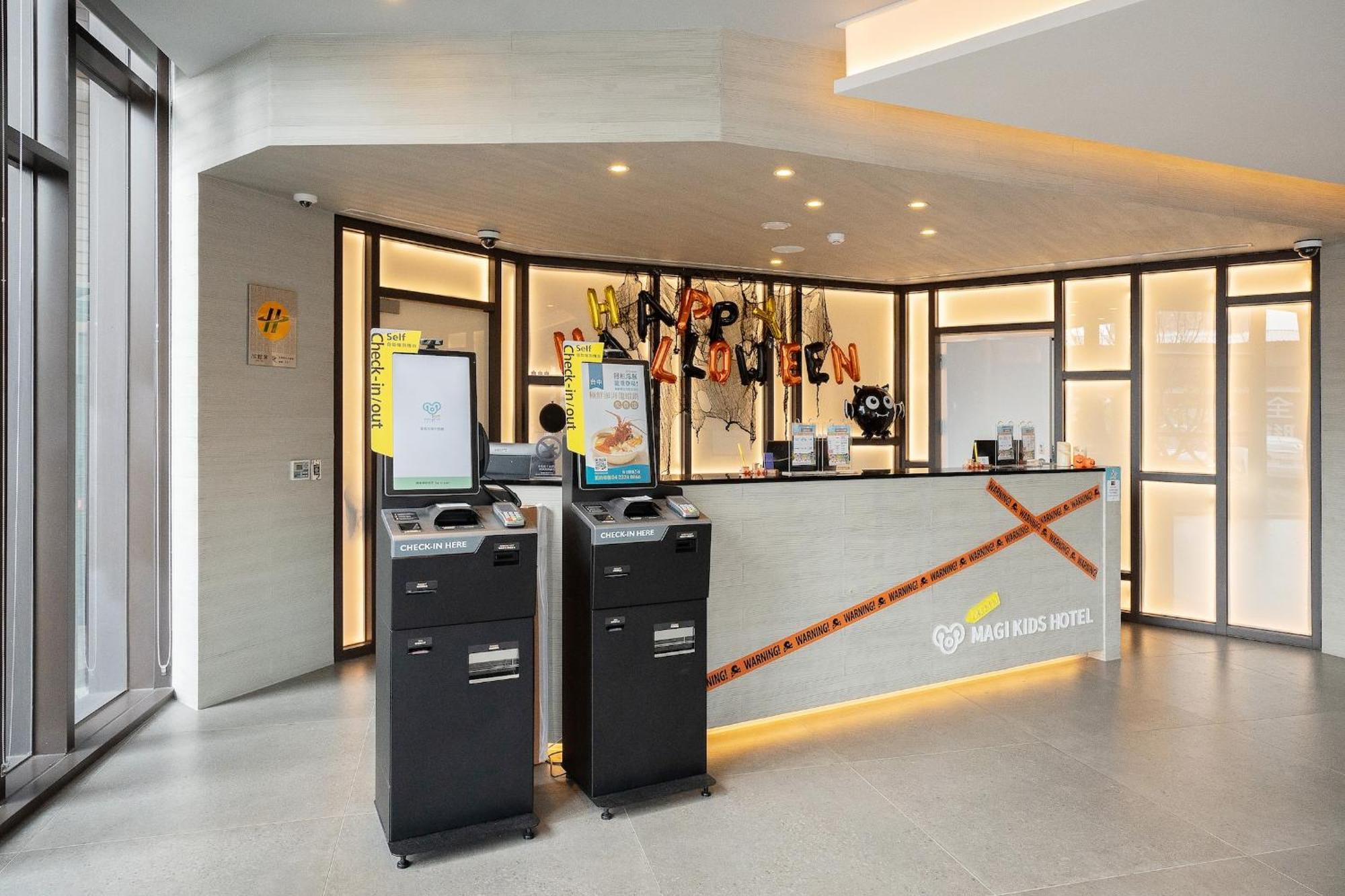Check Inn Magi Kids Hotel Luodong Esterno foto