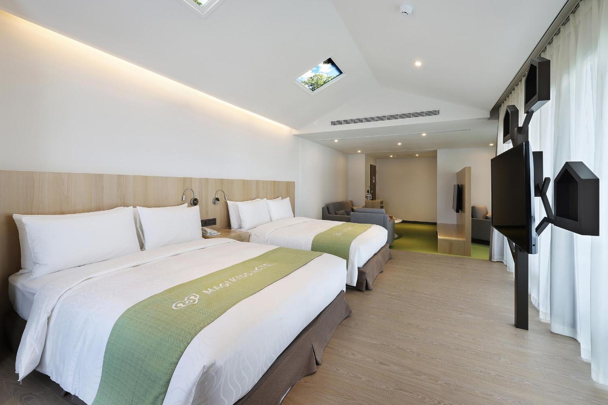 Check Inn Magi Kids Hotel Luodong Esterno foto