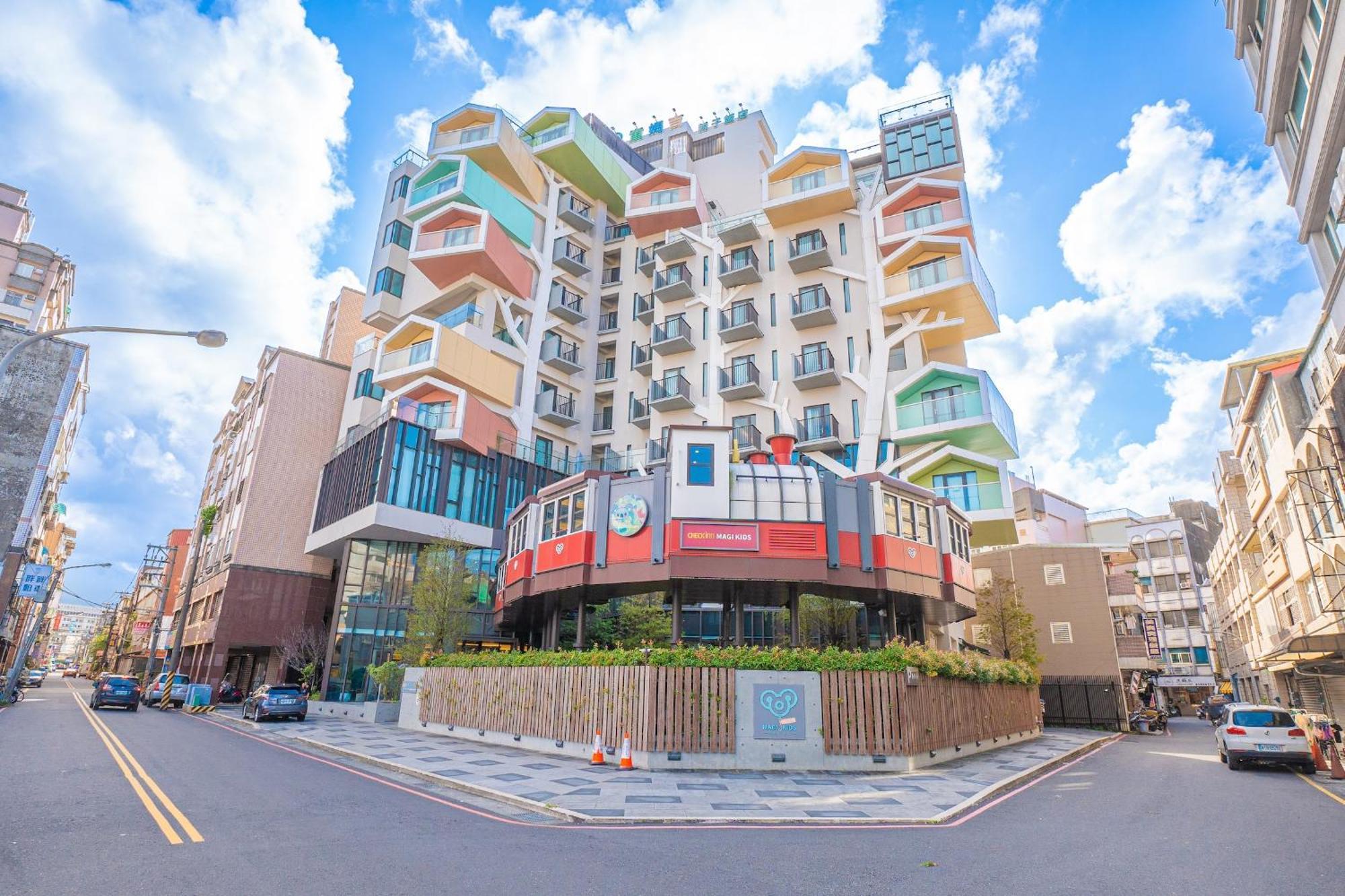 Check Inn Magi Kids Hotel Luodong Esterno foto
